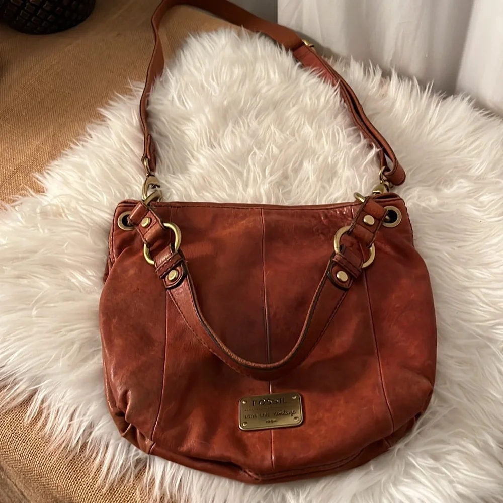 SOLD- Fossil brown leather medium crossbody bag/ shoulder bag/ multi use bag - Picture 4 of 12